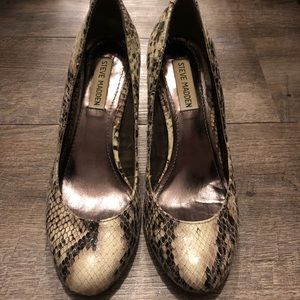 Steve Madden Snake skin heels